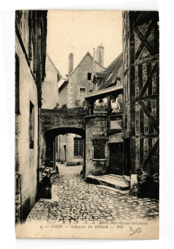 Carte postale ancienne Gien - Impasse du Billand à Gien