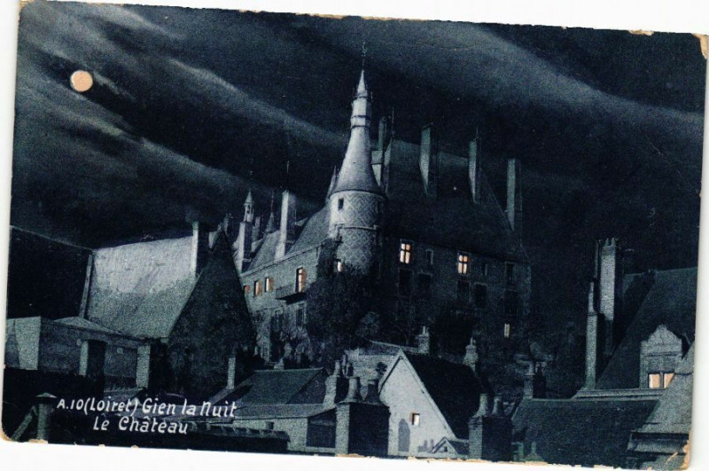 Carte postale ancienne Gien la Nuit - Le Chateau à Gien