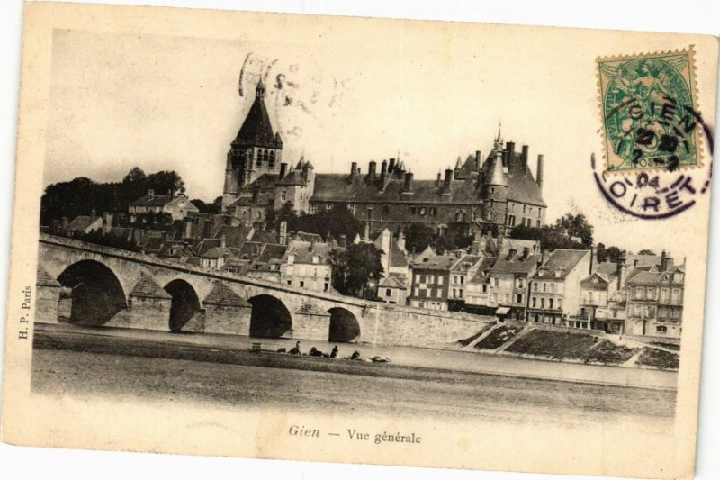 Carte postale ancienne Gien - Vue générale à Gien