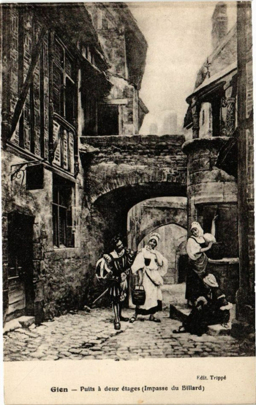Carte postale ancienne Gien - Puits a deux etages à Gien