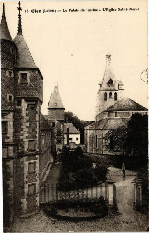 Carte postale ancienne Gien - Le palais de Justice à Gien