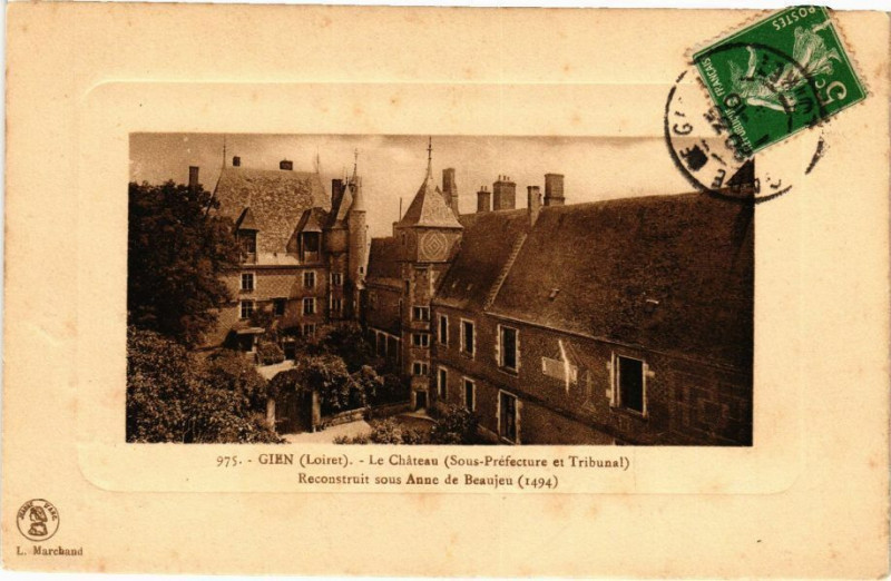 Carte postale ancienne Gien - Le Chateau à Gien