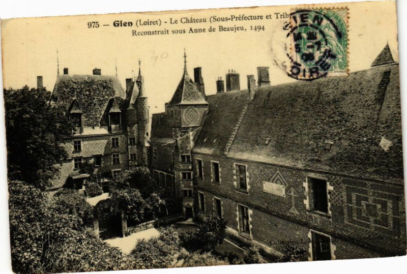 Carte postale ancienne Gien - Le Chateau à Gien