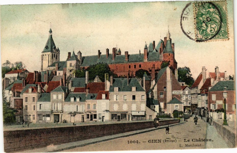 Carte postale ancienne Gien - Le Chateau à Gien