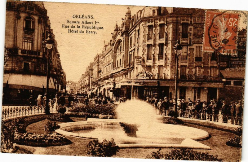 Carte postale ancienne Orleans - Square Albert - Rue de la Republique à Orléans