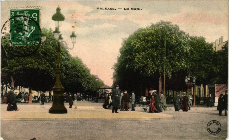 Carte postale ancienne Orleans - Le Mail à Orléans