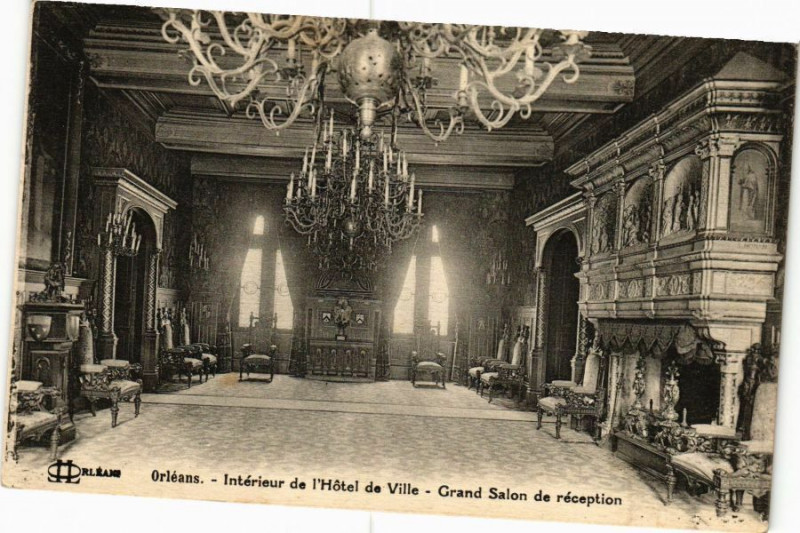Carte postale ancienne Orleans - Interieur de l'Hotel de Ville à Orléans