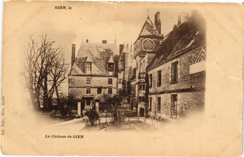 Carte postale ancienne Gien - Le Chateau à Gien
