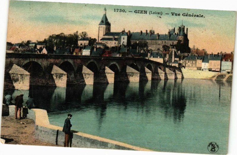 Carte postale ancienne Gien - Vue générale à Gien