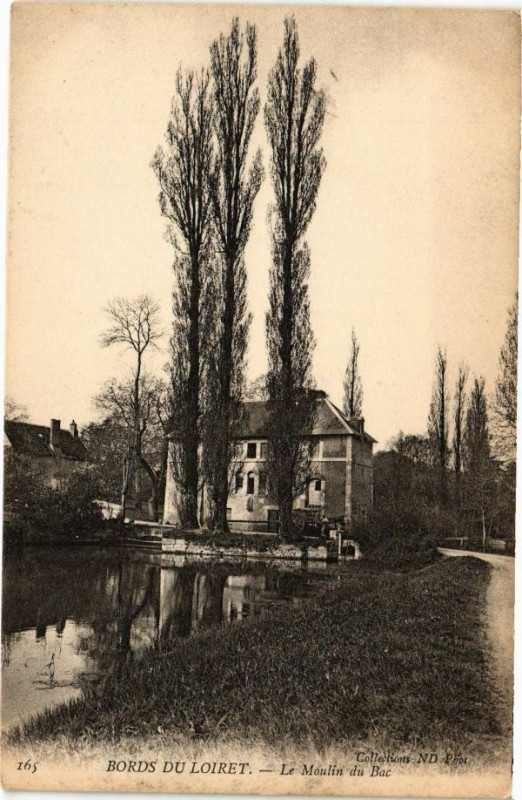 Carte postale ancienne Bords du Loiret - Le Moulin du Bac