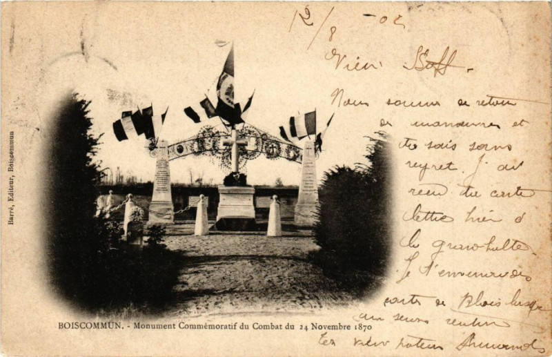 Carte postale ancienne Boiscommun - Monument Commemoratif à Boiscommun
