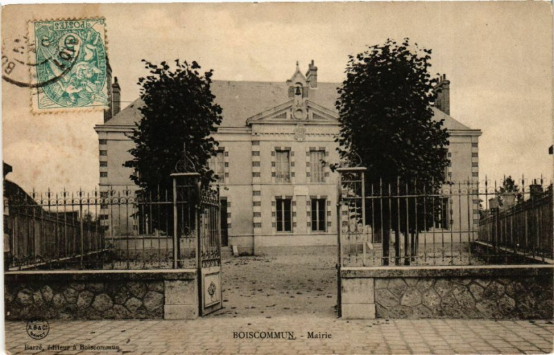 Carte postale ancienne Boiscommun - Mairie à Boiscommun