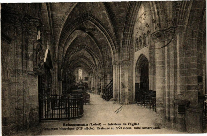 Carte postale ancienne Boiscommun - Interieur de l'Eglise à Boiscommun