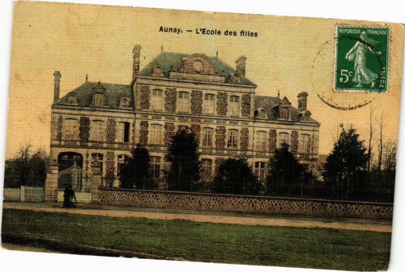 Carte postale ancienne Aunay - L'Ecole des filles