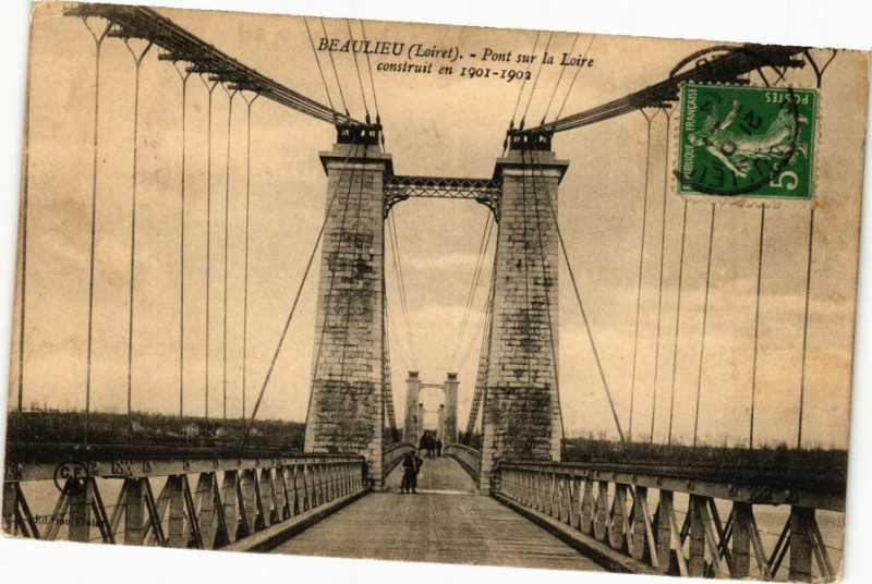 Carte postale ancienne Beaulieu - Pont sur la Loire