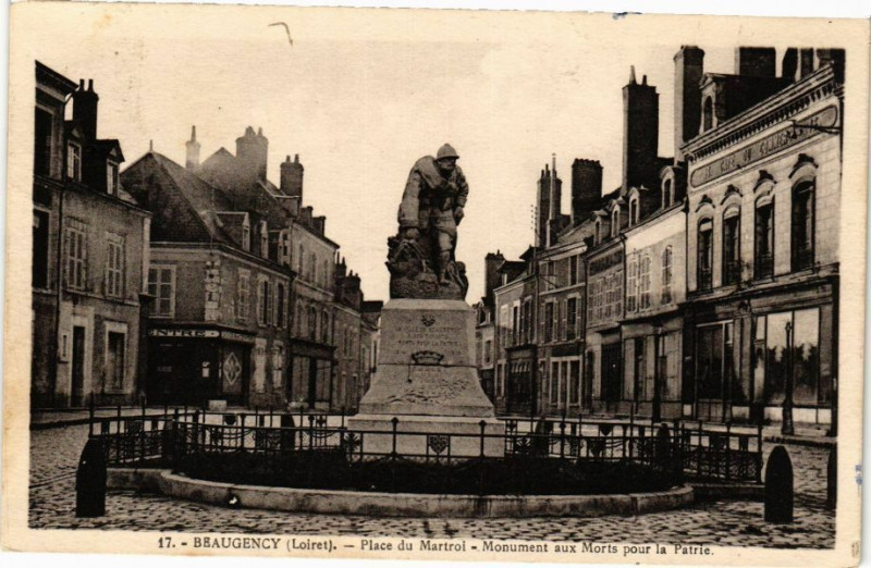 Carte postale ancienne Beaugency - Place du Martroi à Beaugency