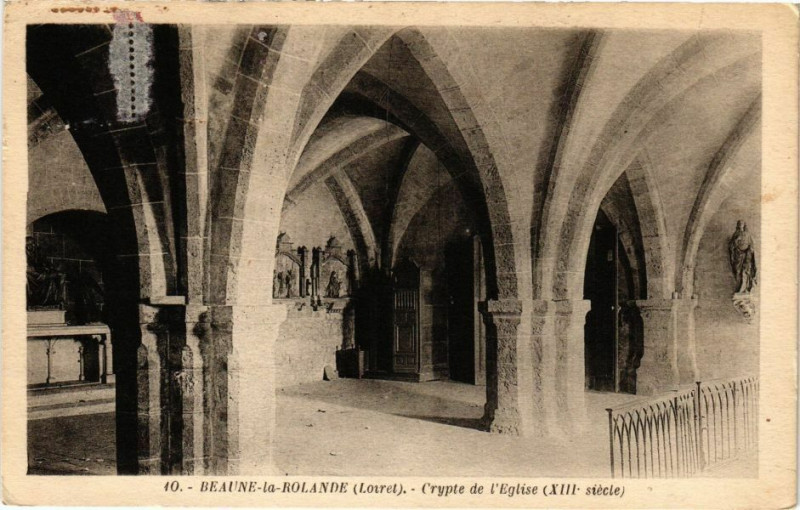 Carte postale ancienne Beaune la Rolande - Crypte de l'Eglise à Beaune-la-Rolande