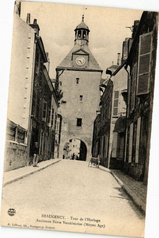 Carte postale ancienne Beaugency - Tour de l'Horloge à Beaugency