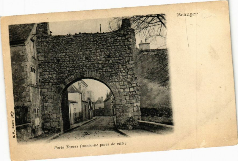 Carte postale ancienne Beaugency - Porte Tavers à Beaugency