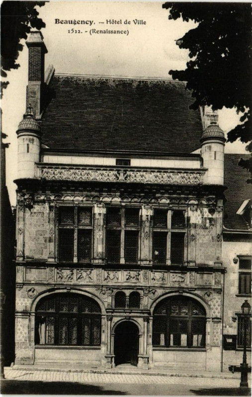 Carte postale ancienne Beaugency - Hotel de Ville à Beaugency
