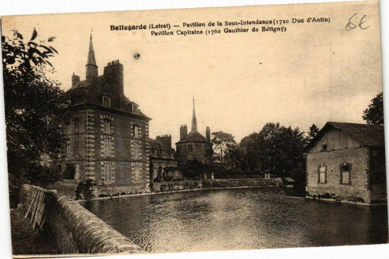 Carte postale ancienne Bellegarde - Pavillon de la Sous-Intendance à Bellegarde