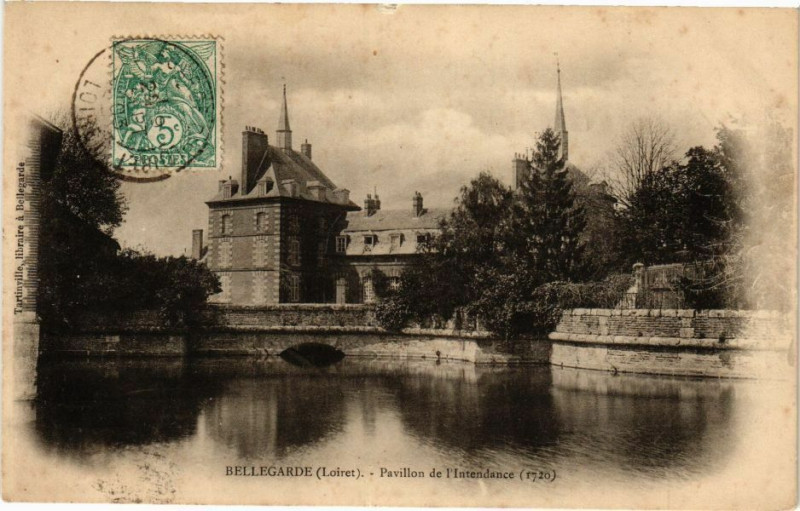 Carte postale ancienne Bellegarde - Pavillon de l'Intendance à Bellegarde