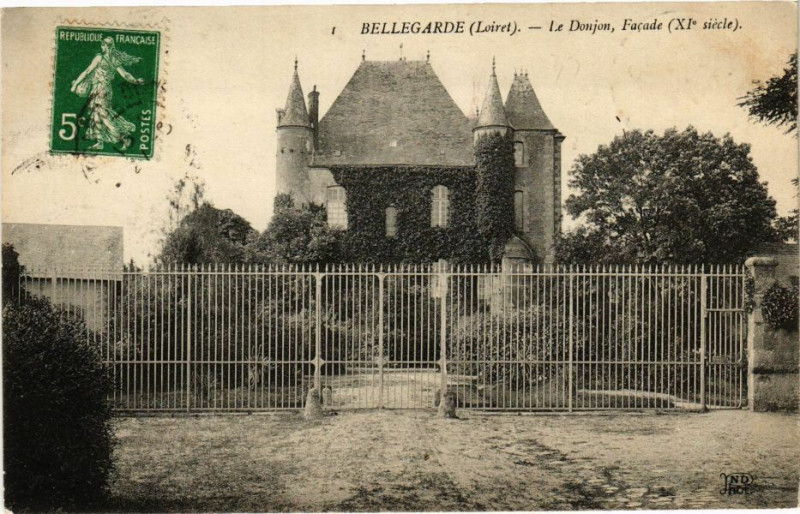 Carte postale ancienne Bellegarde - Le Donjon à Bellegarde