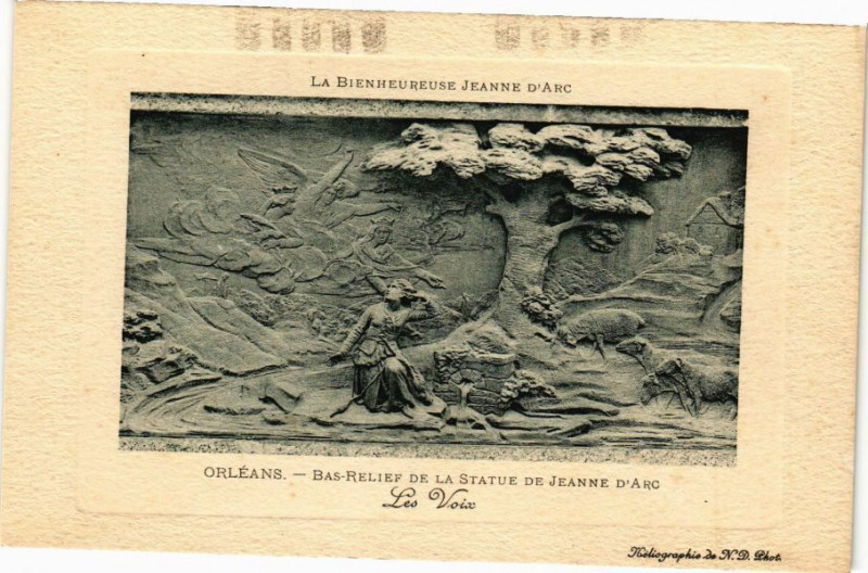 Carte postale ancienne Orleans - Bas Relief de la Statue de Jeanne d'Arc à Orléans