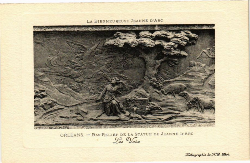 Carte postale ancienne Orleans - Bas Relief de la Statue de Jeanne d'Arc à Orléans