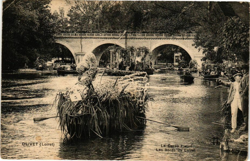 Carte postale ancienne Olivet - Le Corso Fleurt à Olivet