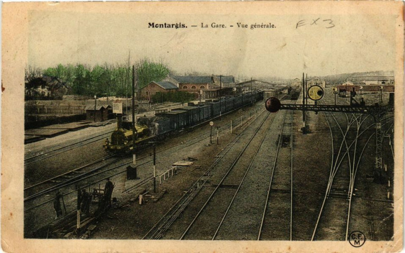 Carte postale ancienne Montargis - La Gare à Montargis