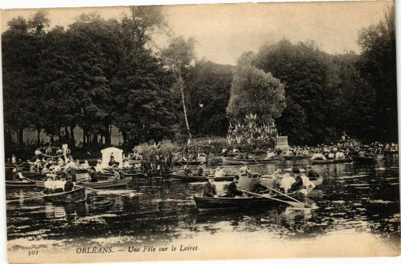 Carte postale ancienne Orleans - Une Fete sur le Loiret à Orléans