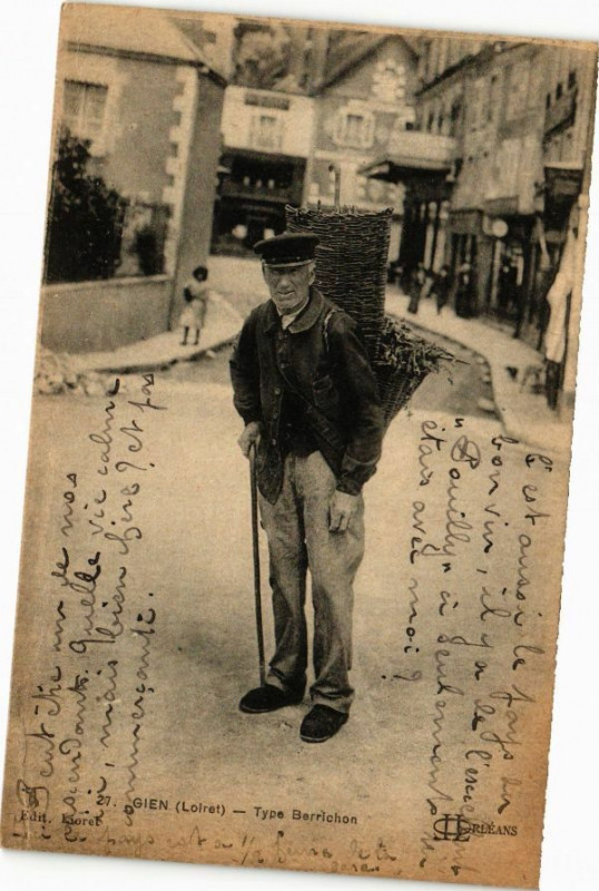 Carte postale ancienne Gien - Type Berrichon à Gien