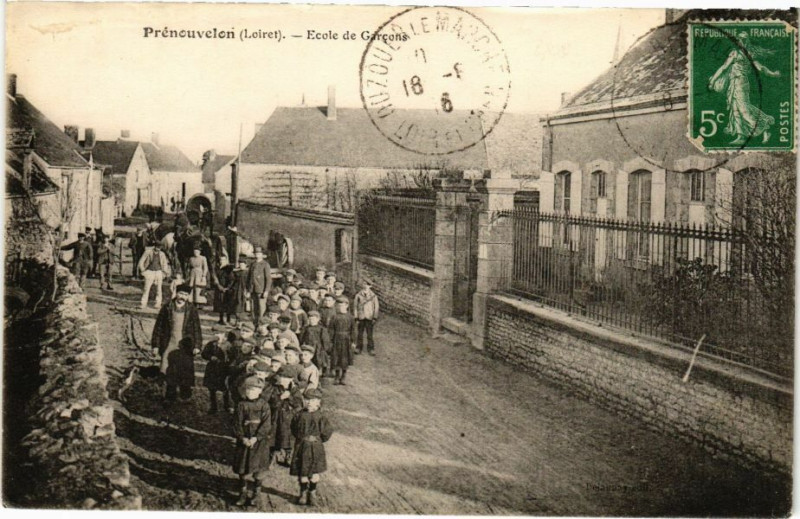 Carte postale ancienne Prenouvelon - Ecole de garcons