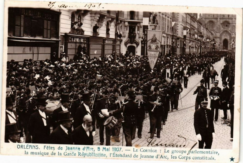 Carte postale ancienne Fetes de Jeanne d'Arc - Orleans - Le groupe parlementaire à Orléans