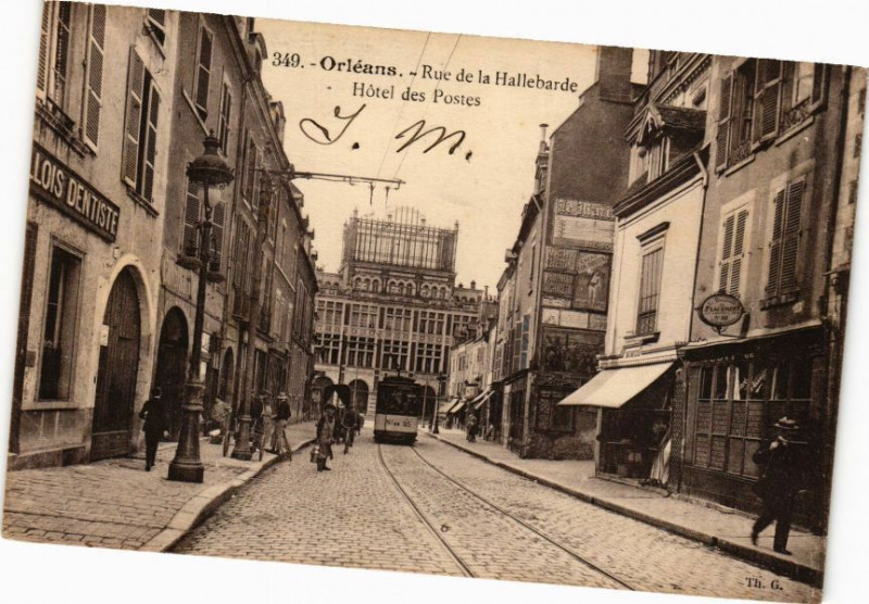 Carte postale ancienne Orleans-Rue de la Hallebarde-Hotel des Postes à Orléans