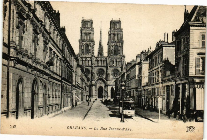 Carte postale ancienne Orleans-La Rue Jeanne d'Arc à Orléans