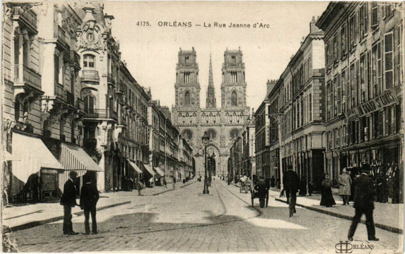 Carte postale ancienne Orleans-La Rue Jeanne d'Arc à Orléans