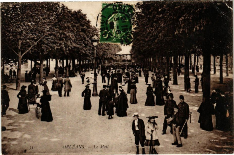 Carte postale ancienne Orleans-Le Mail à Orléans