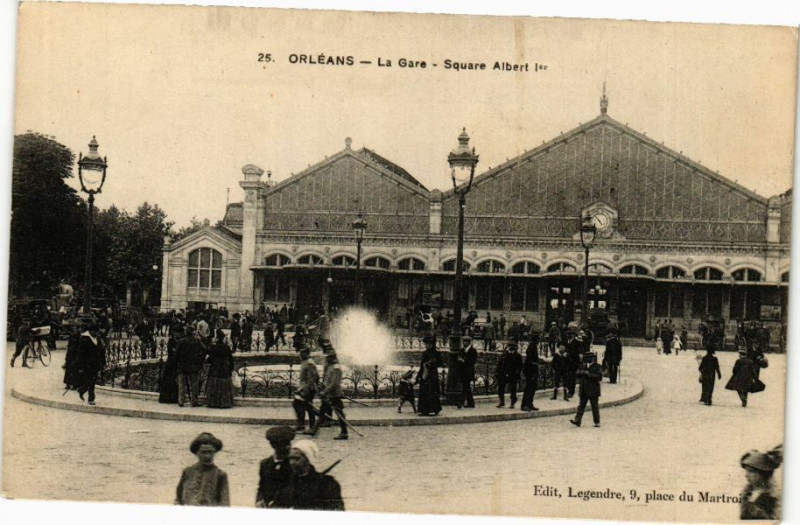 Carte postale ancienne Orleans-La Gare-Square Albert à Orléans