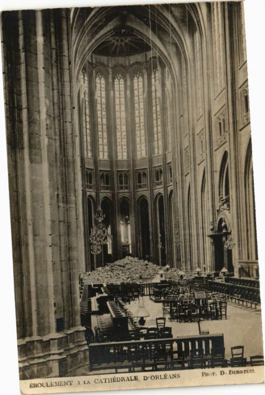 Carte postale ancienne Eboulement a la Cathédrale d'Orleans à Bou
