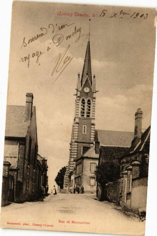 Carte postale ancienne Douchy-Rue de Montcorbon