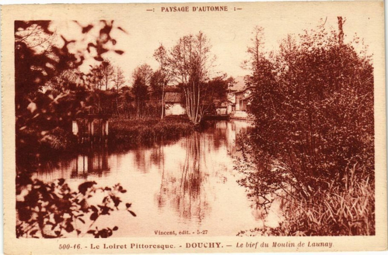 Carte postale ancienne Douchy-Le bief du Moulin de Launay