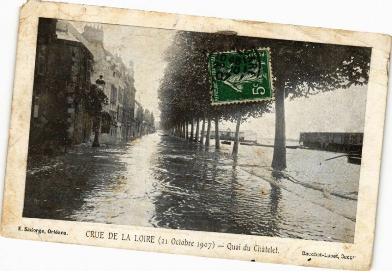 Carte postale ancienne Crue de la Loire-Quai du Chatelet