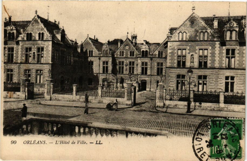 Carte postale ancienne Orleans - L'Hotel de Ville à Orléans