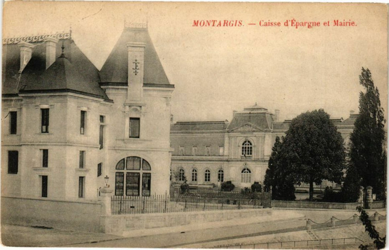 Carte postale ancienne Montargis - La Caisse d'Epargne à Montargis