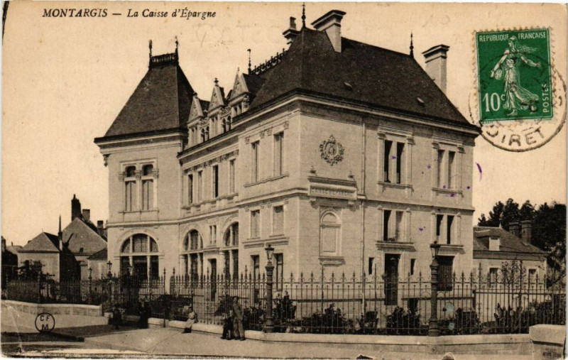Carte postale ancienne Montargis - La Caisse d'Epargne à Montargis