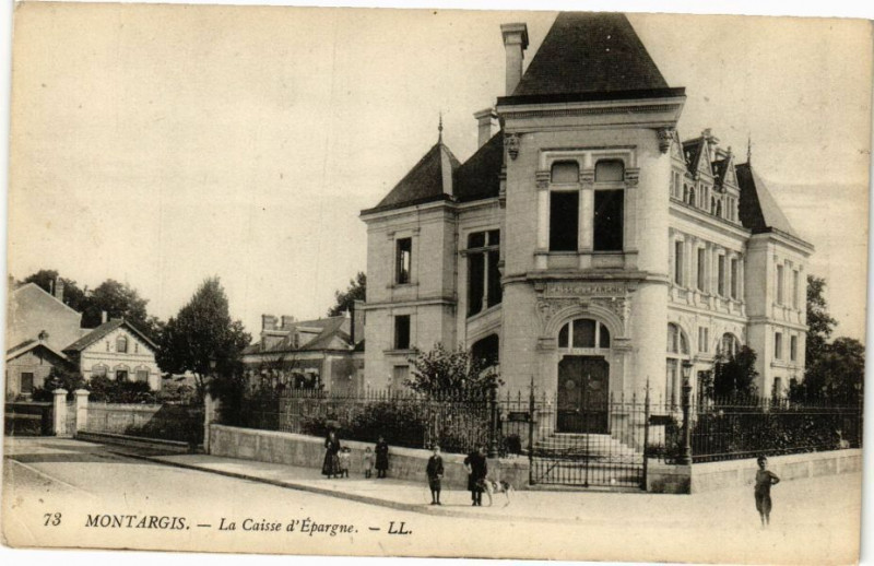 Carte postale ancienne Montargis - La Caisse d'Epargne à Montargis