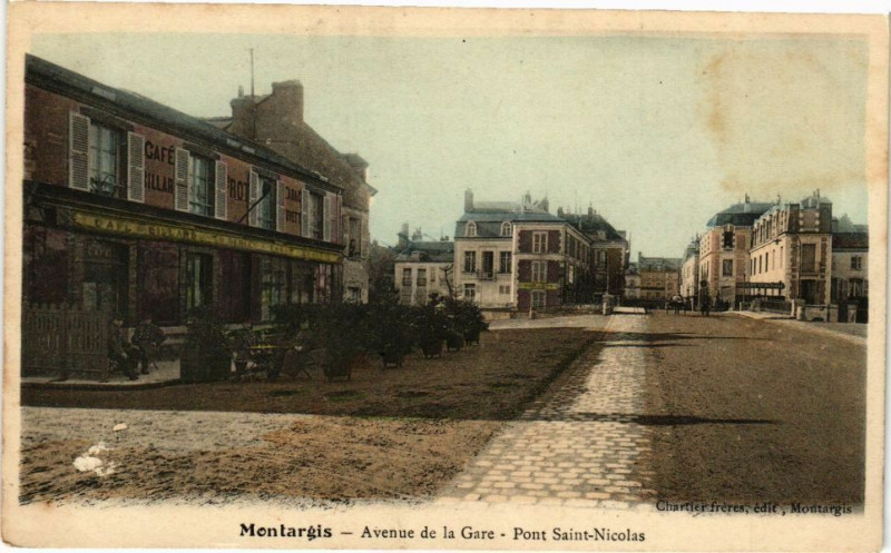 Carte postale ancienne Montargis - Avenue de la Gare à Montargis