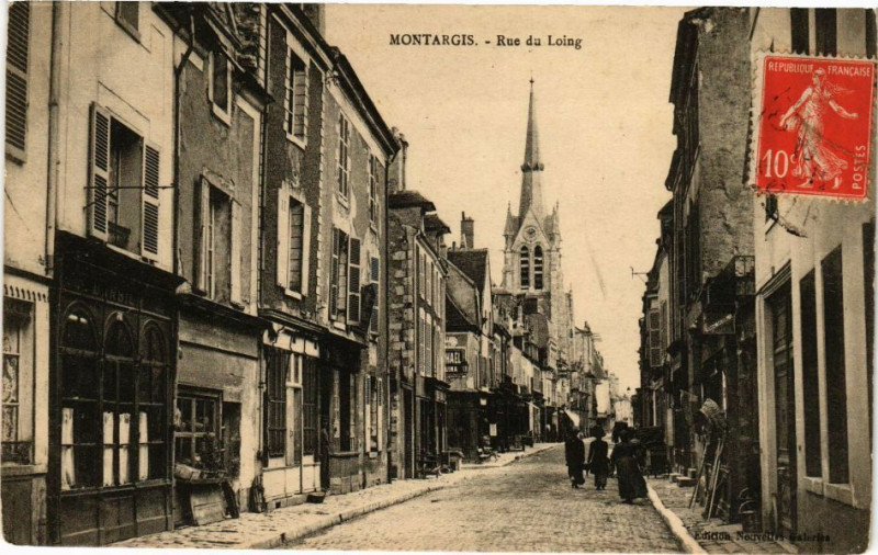 Carte postale ancienne Montargis - Rue du Loing à Montargis